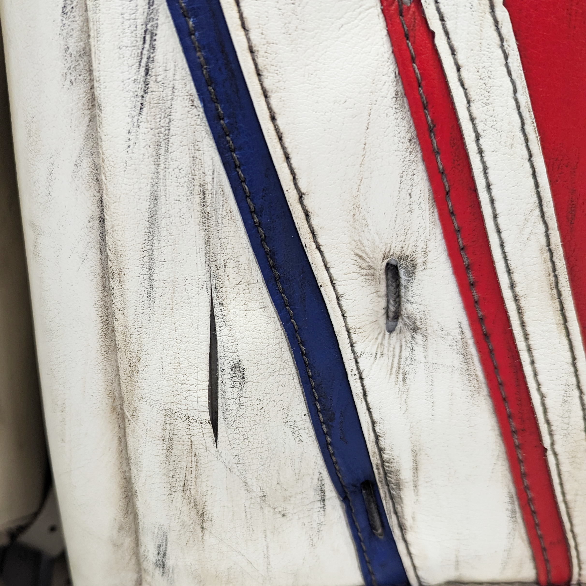 CCM Premier - Jambières de gardien de but Pro Stock d'occasion (blanc/rouge/bleu)
